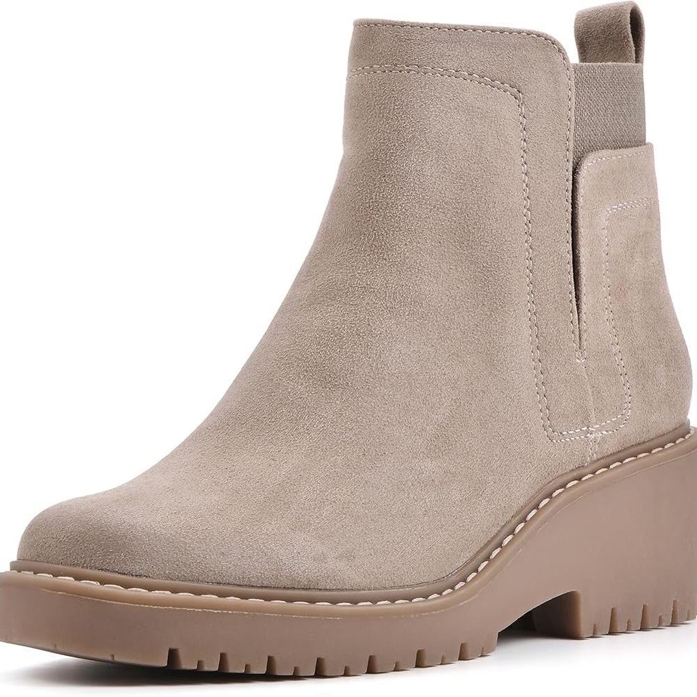 Tan Ankle Boots with Chunky Heel and Elastic Panels